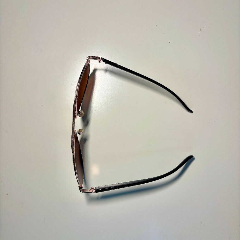 Gucci CD029 Aviator Sunglasses – Gold Frame, Brown Gradient Lenses - Picture 8 of 8